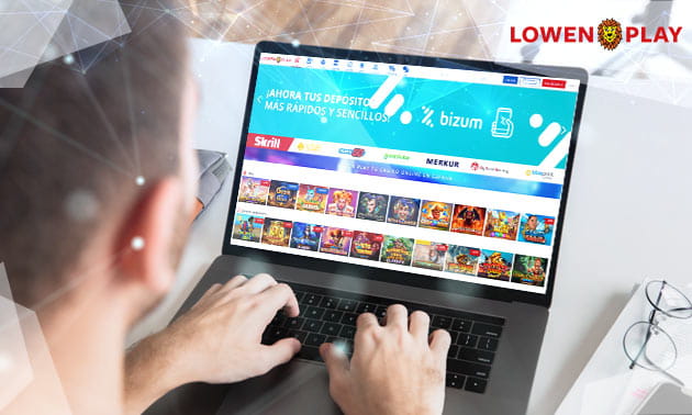 Una persona jugando en el casino online Lowen Play.